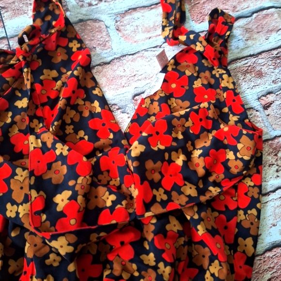 Floral Tie Strap Tank Top by WILLOW & ROOT - Picture 10 of 16